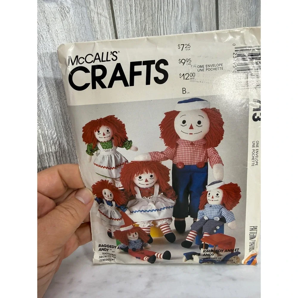 McCall's Crafts 713 Raggedy Ann and Andy Doll Sewing Pattern Vintage 10-25 Inch